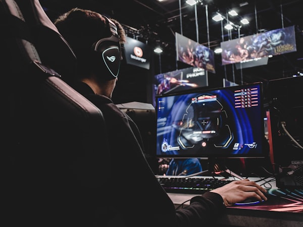 LAN party con jugadores y ordenadores